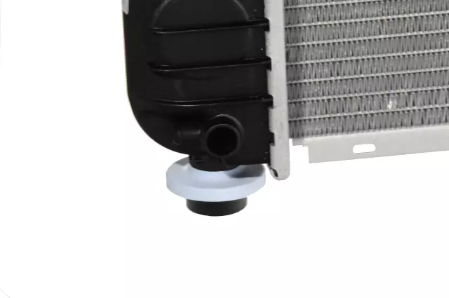 Radiator - GM (15841572) - view 13