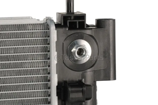 Radiator - GM (22747160) - view 2