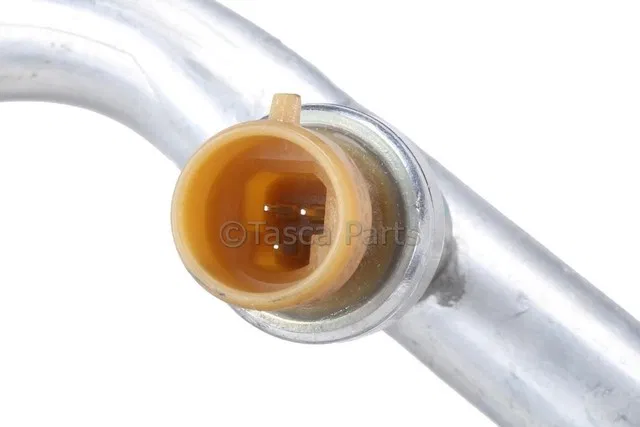 Air Conditioning Compressor Hose Assembly with Seals - GM (22885710)