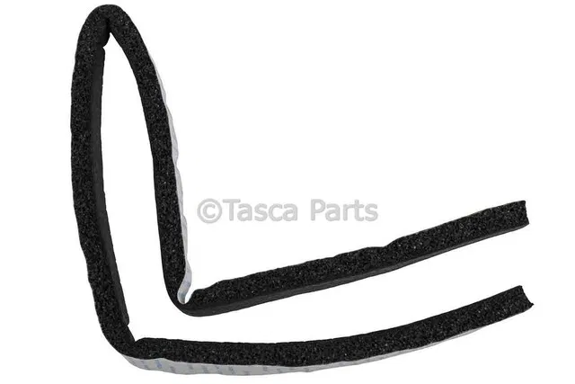 Lower Radiator Air Seal - GM (23270572)