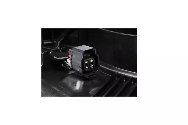 Engine Cooling Fan Assembly - GM (23434158) - view 2
