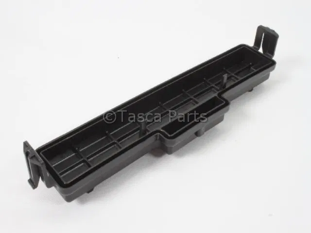 Filter Access Door - Mopar (68052292AA) - view 4