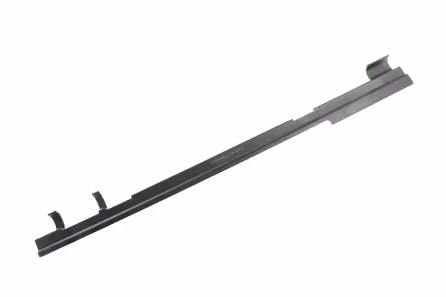 Passenger Side Radiator Air Baffle - GM (84462301)