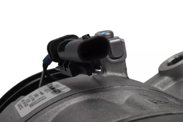 A/C Compressor - ACDelco (84786601) - view 2