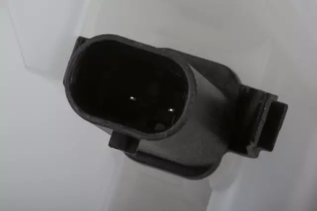 Brake Master Cylinder Reservoir - GM (84826637) - view 3