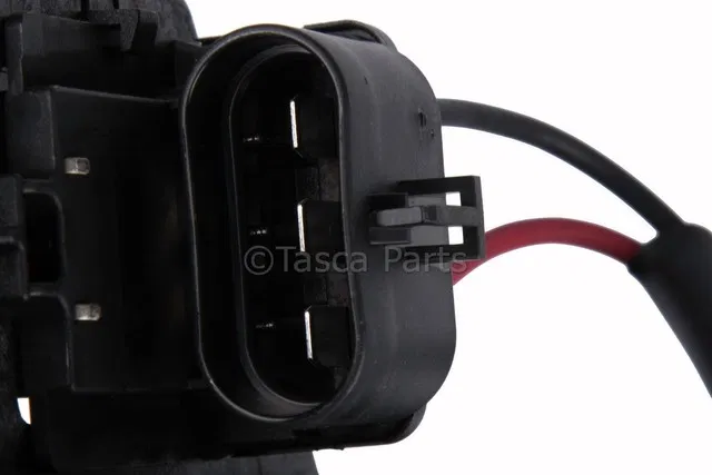 Engine Cooling Fan Assembly with Shroud - GM (94509632)
